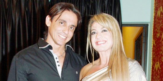 Marcelo Rodrigues e Denise Siqueira marcaram presença em coquetel fashion de inauguração na semana passada: gente boa! 